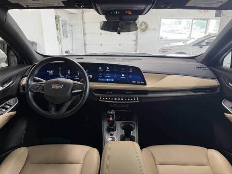 2024 Cadillac XT4 Luxury
