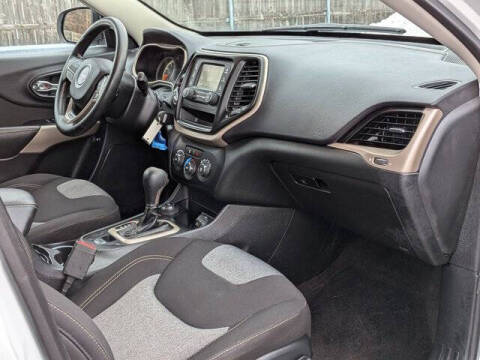 2017 Jeep Cherokee Sport