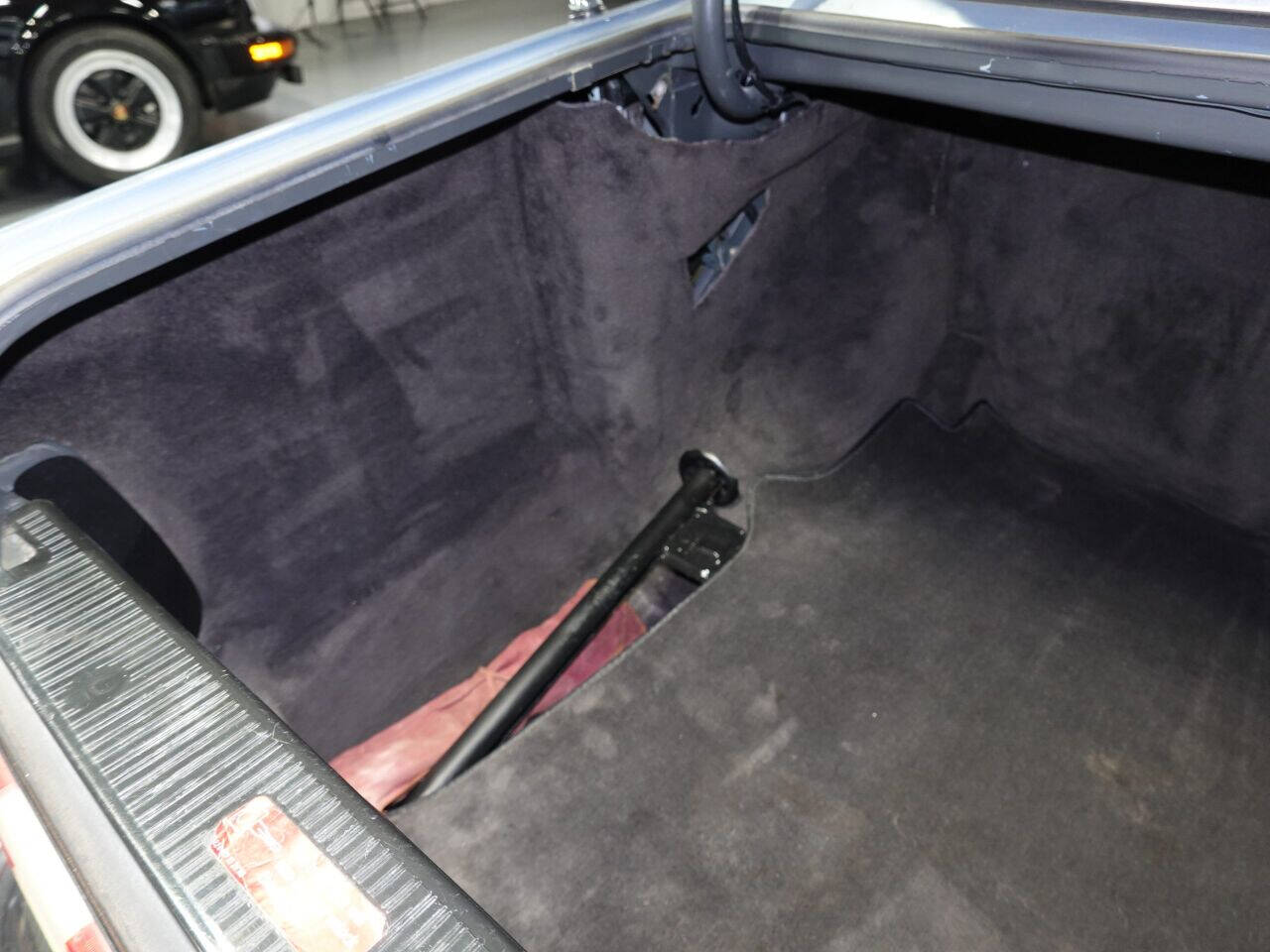 1987 Mercedes-Benz 560-Class 50