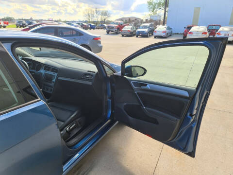 2017 Volkswagen Golf TSI S