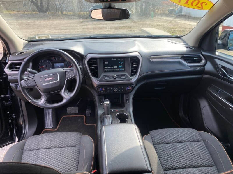 2017 GMC Acadia SLE-2