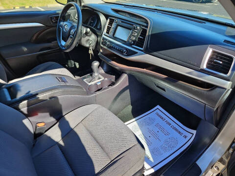 2015 Toyota Highlander LE