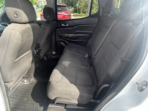 2017 GMC Acadia SLE-2