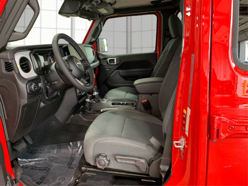 2025 Jeep Gladiator Sport