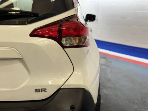 2020 Nissan Kicks SR