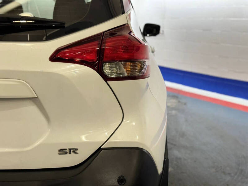 2020 Nissan Kicks SR