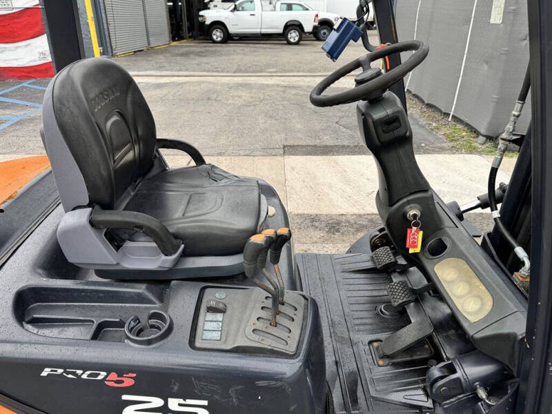2007 Doosan D25s-5
