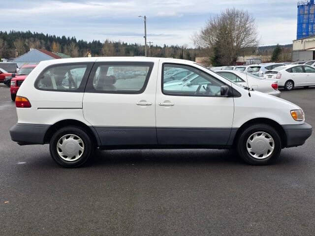 1998 Toyota Sienna CE