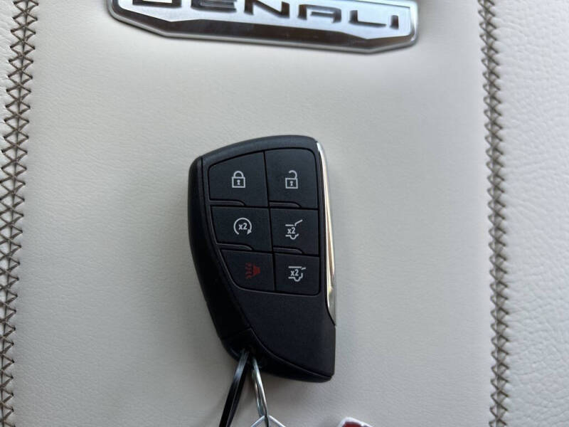 2025 GMC Yukon XL Denali