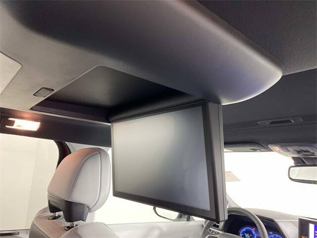 2025 Toyota Sienna XSE 7-Passenger