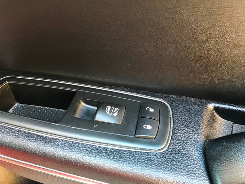 2012 Dodge Charger SE