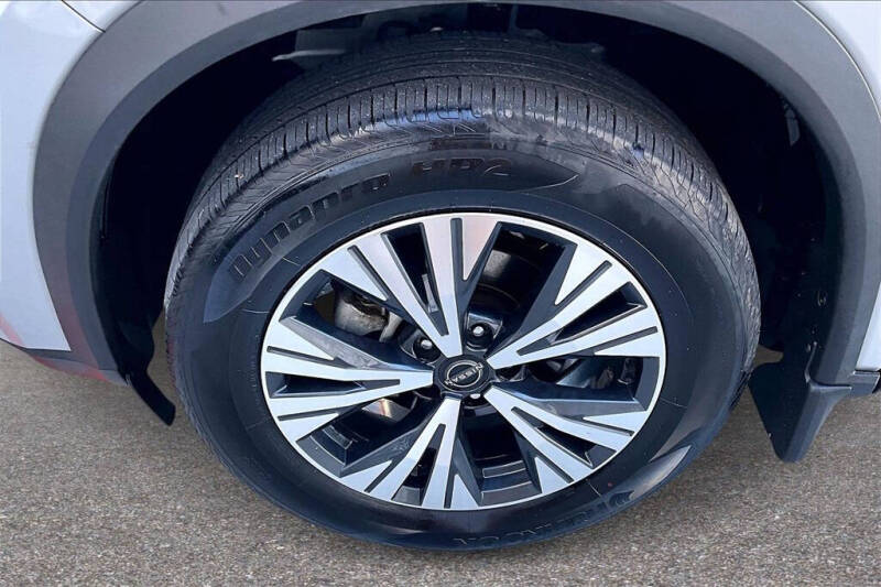 2022 Nissan Rogue SV