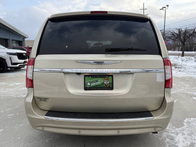 2012 Chrysler Town and Country Touring