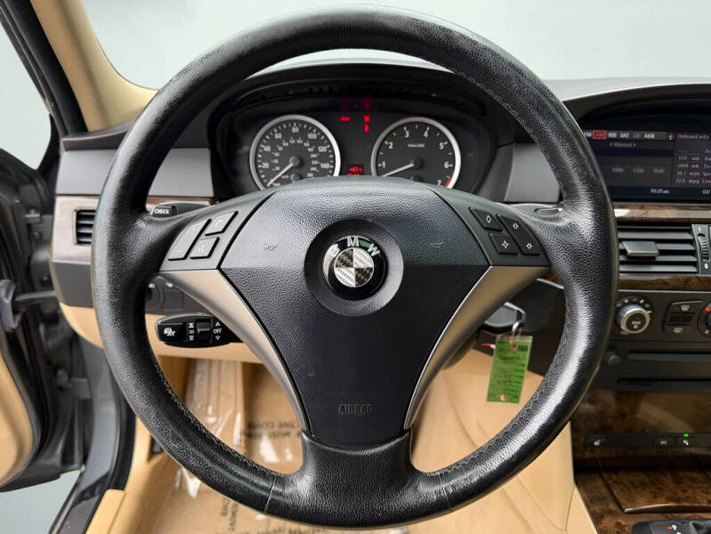 2005 BMW 5 Series 545i