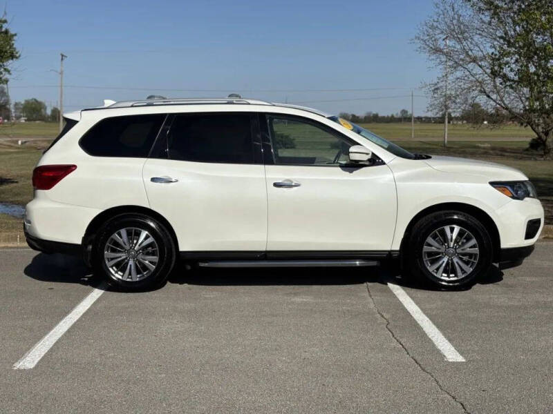 2020 Nissan Pathfinder SL