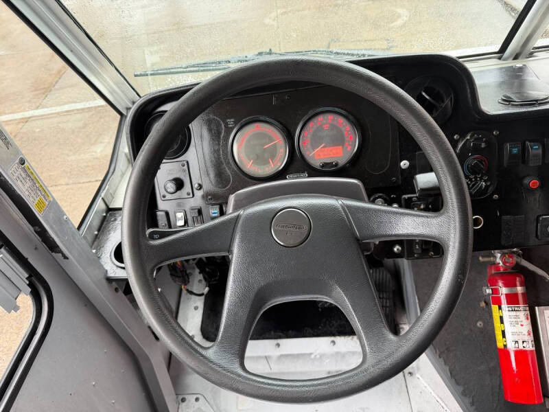 2006 Freightliner MT45 Chassis