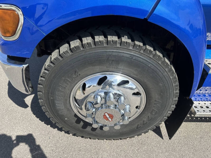 2004 Ford F-650 Super Duty
