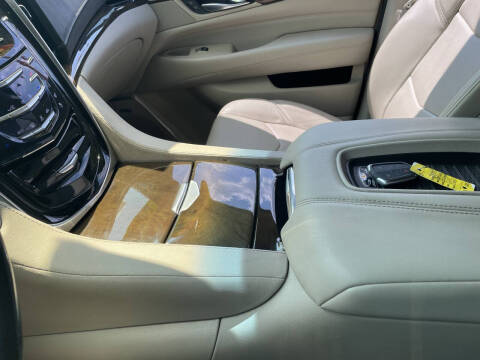 2018 Cadillac Escalade ESV Luxury