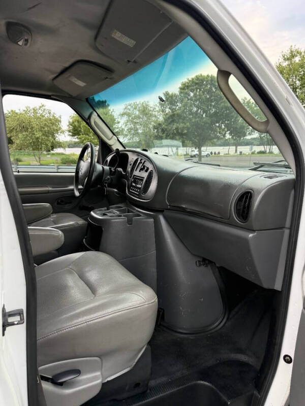 2003 Ford E-Series