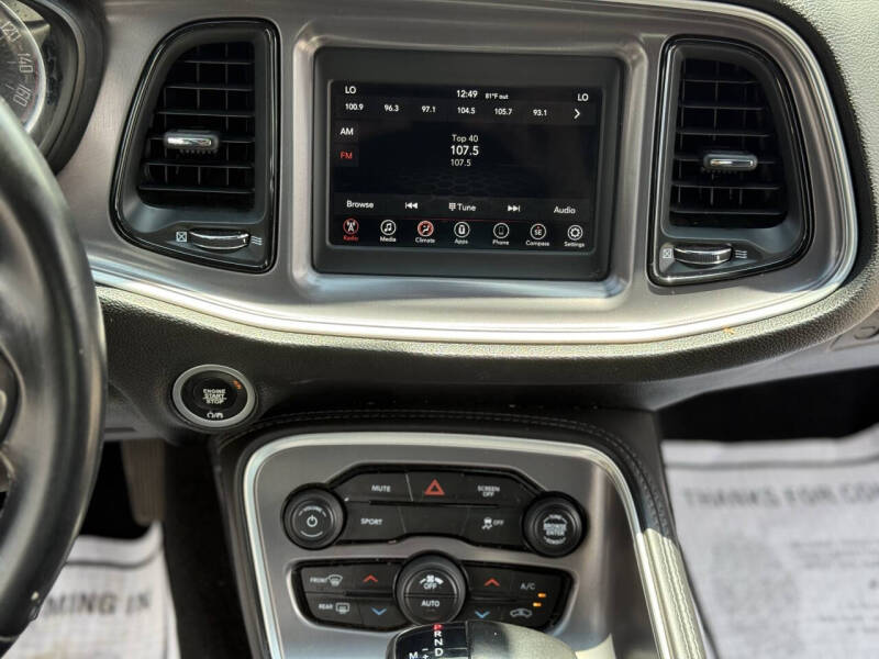 2019 Dodge Challenger SXT