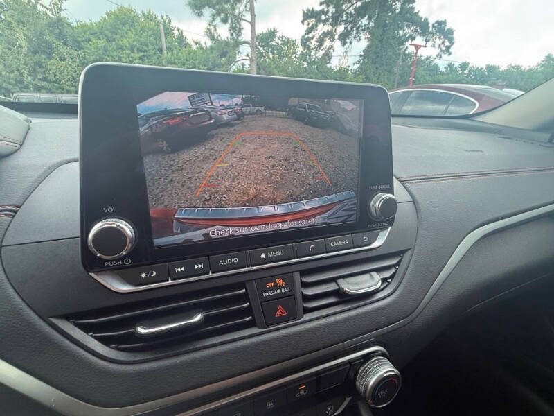 2022 Nissan Altima 2.5 SR