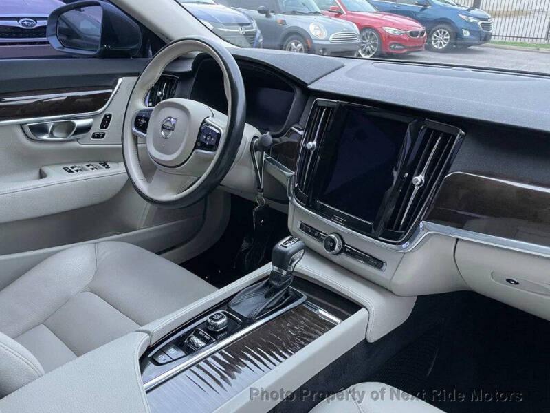 2018 Volvo S90 T5 Momentum