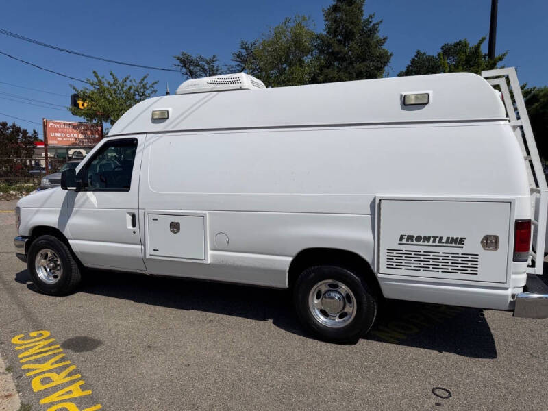 2011 Ford E-Series E-350 SD