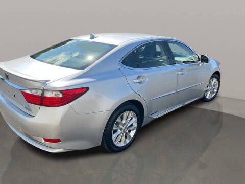 2013 Lexus ES 300h