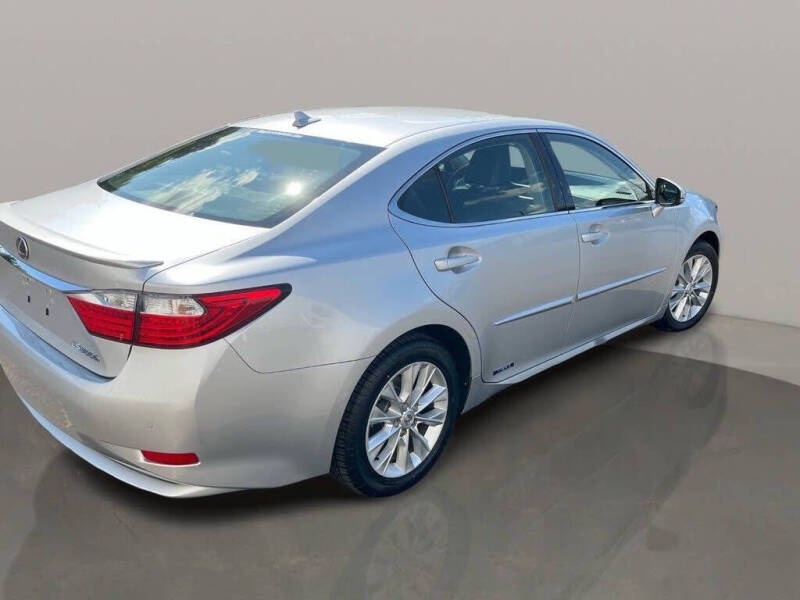2013 Lexus ES 300h