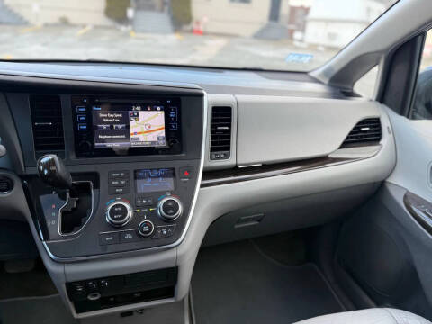 2015 Toyota Sienna