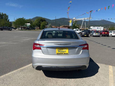 2011 Chrysler 200 LX