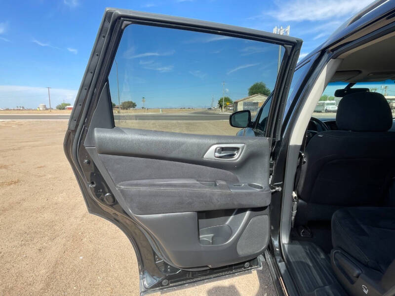 2016 Nissan Pathfinder SV