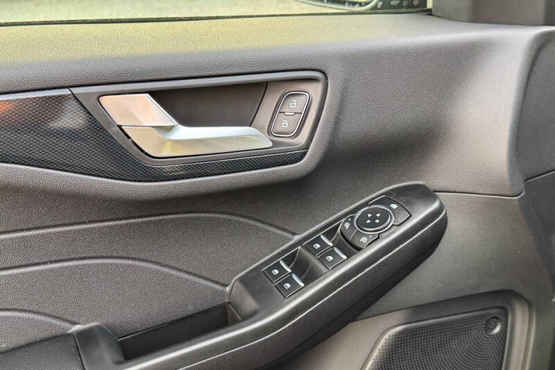 2025 Ford Escape ST-Line Select