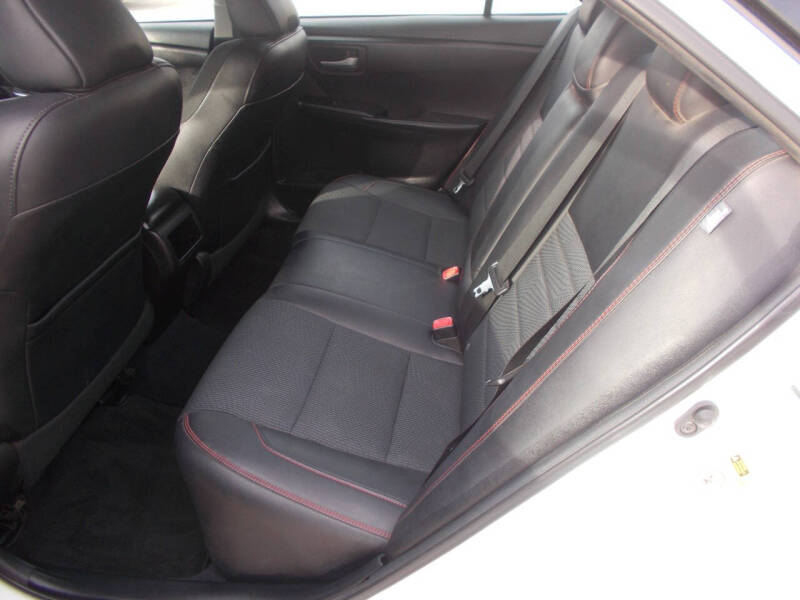 2017 Toyota Camry SE