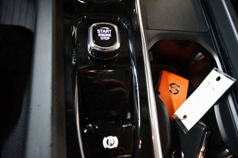 2022 Volvo XC60 B5 Momentum