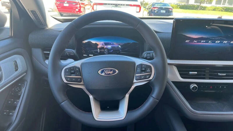 2025 Ford Explorer Active