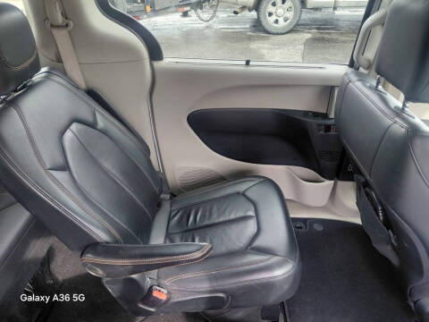 2017 Chrysler Pacifica Touring-L