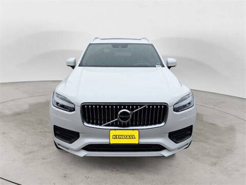 2020 Volvo XC90 T6 Momentum 6-Passenger