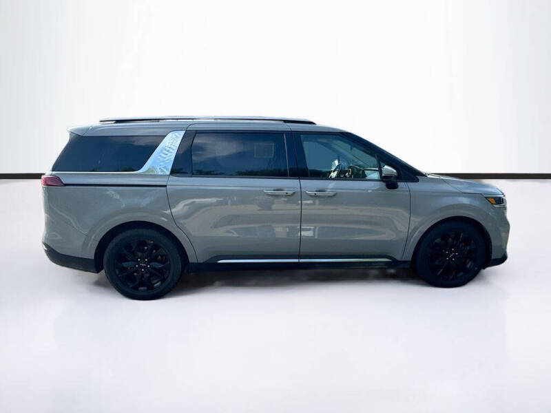 2022 Kia Carnival SX