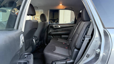 2019 Nissan Pathfinder S