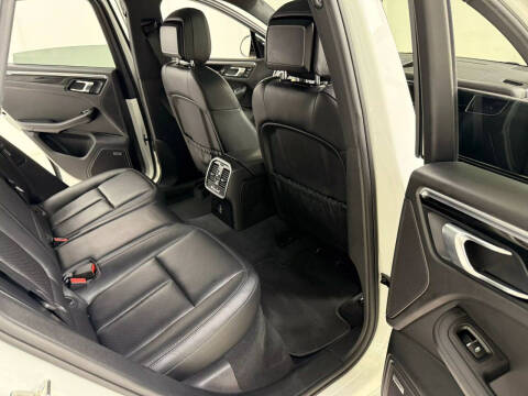 2017 Porsche Macan GTS