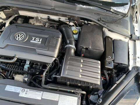 2017 Volkswagen Golf R 4Motion