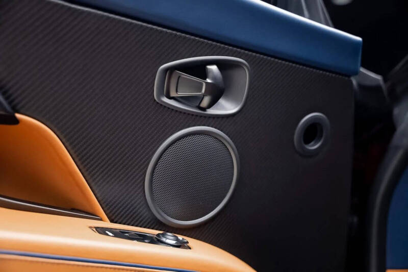 2023 Aston Martin DBS