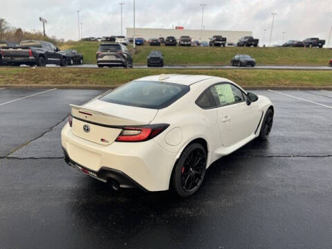 2025 Toyota GR86 Premium