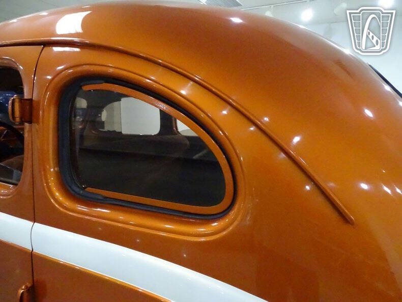 1937 Plymouth P4