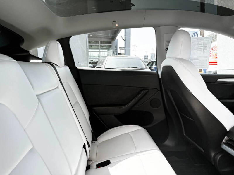 2025 Tesla Model Y Performance