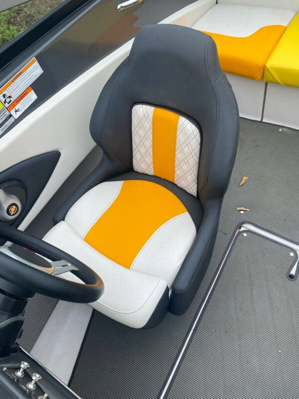 2016 Glastron GTS 185