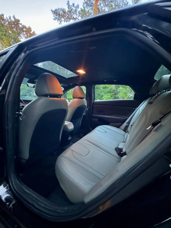 2025 Hyundai Elantra Hybrid Limited