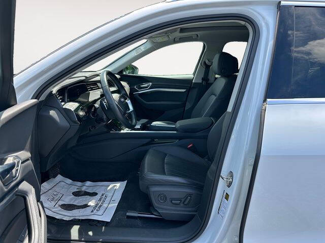 2023 Audi e-tron quattro Premium Plus