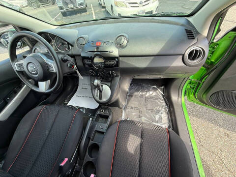 2012 Mazda MAZDA2 Touring